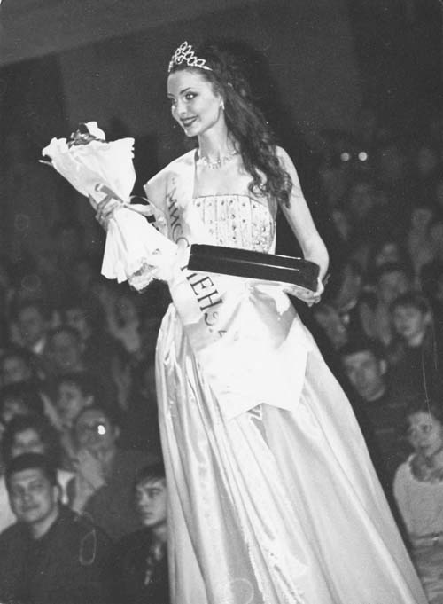 Шейпинг-модель Юлия Переведенцева Шейпинг-модель Юлия Переведенцева